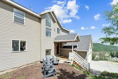 Tranquil Mountain Retreat Scenic Views & Hot Tub 4 Bedroom Home by RedAwning