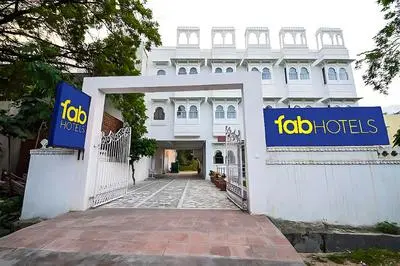 Fabhotel Prime Vallabh Villas