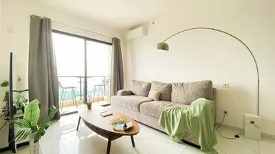 Luxury 2Br With Working Room At Sky House Bsd Apartment