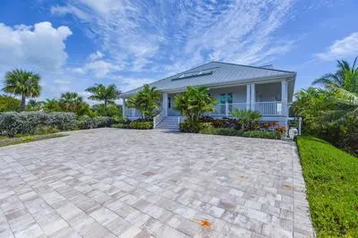 Suncoast House by Brightwild Pool Boat Dock