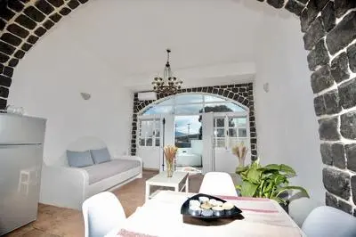Dawn Suites Santorini
