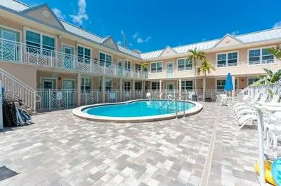 104 Clearwater Beach Suites 1 Bedroom Condo by RedAwning