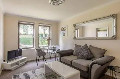 Summit Stylish Headland Court Apartment 2 Bedroom