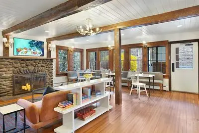 Phoenicia Lodge