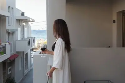 Armonia Seaview Suites