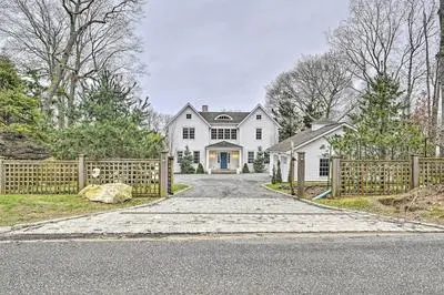 Shelter Island Retreat w/ Outdoor Pool!