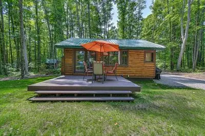 Cabin 600' to Manistee Lake Private Shared Access