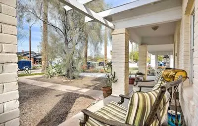 Annies Green Bungalow: 2 Mi to Downtown Phoenix!