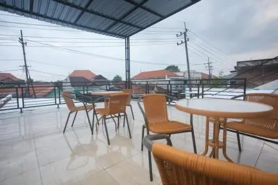 RedDoorz near Terminal Bungur Asih