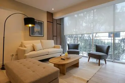 w Charming 2BR w Balcony in Miraflores