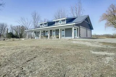 Dock & Panoramic Bay Views: Oconto Retreat!