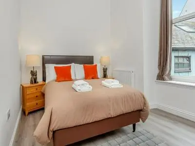 Cosy Apartment - Sleeps 4 & Stunning Views