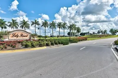 Messina Vacation Rental at Lely Resort. Spacious 3-BR, 2-Bath Condo with Lake Views and Handicap Accessibility. Enjoy Community Pool, Hot Tub, and Proximit