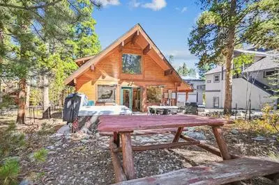 Freeride Haus 3 Bedroom Home by RedAwning