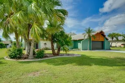 Cape Coral Home Near Beaches & Downtown