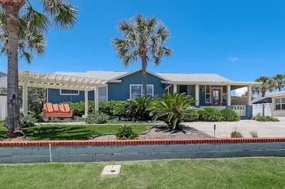 Dog Friendly Old Fernandina Style Home with Extra Studio Room by RedAwning