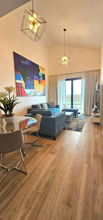 The Beach Spacious 2 Bedroom 2 Bath Apartment on top Floor With Stunning Views