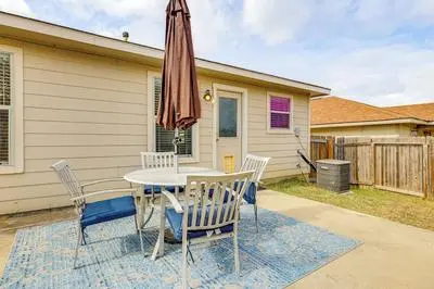 Home w/ Furnished Patio: 9 Mi to Lackland Afb!