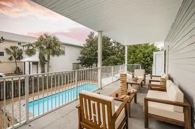 Hourglass by Avantstay Chic Beach Getaway w/ Pool & Two Large Balconies