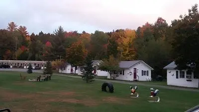 Carroll Motel & Cottages