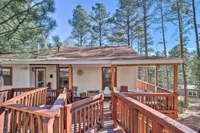 Spacious Ruidoso Cabin < 3 Mi to Downtown!