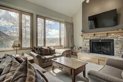 1733 Lenawee 4 Bedroom Condo