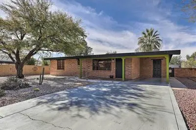 Vibrant Tucson Home: Pool, Hot Tub & Fire Pit