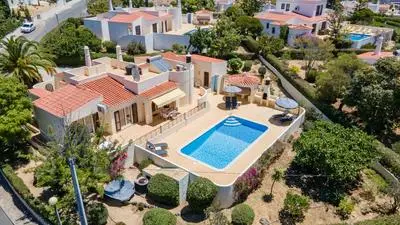 61 vdm Superb Villa on Vale do Milho With Heated