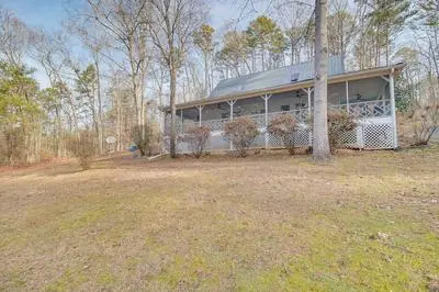 Dog-friendly Home Near Carters Lake w/ Amenities