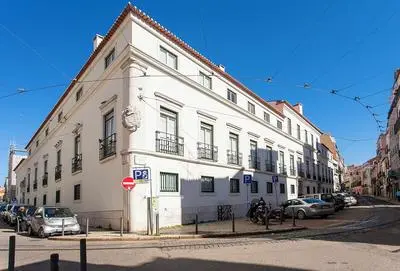 JOIVY Color-block studio w/workspace &free parking at the heart of Santa Catarina