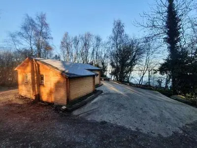 Log Cabin on the Lake - Sleeps 4 & Jacuzzi