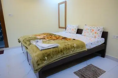 Kaka Paying Guest House