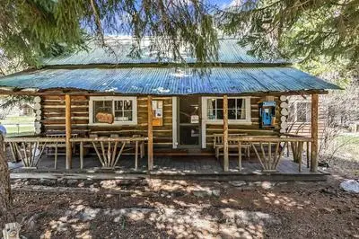 Sawtooth Lodge