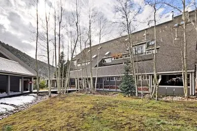 2130 The Pines 1 Bedroom Condo by RedAwning
