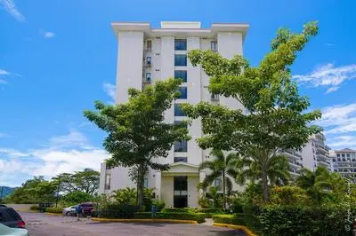 Luxurious and Warm Condo Just Step From the Beach!