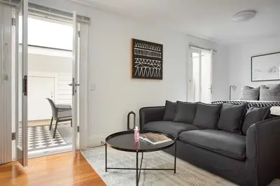 Stunning Studio With Alfresco Terrace Near Trains