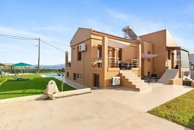 Villa Roula 3BR Seaview Villa in Chania
