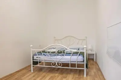 Bright 2BR Apartment Near Danube