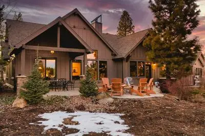 Klamath by Avantstay Gorgeous Mountain Home w Fire Pit Spa Lake Views