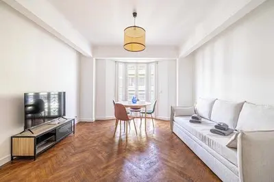 Elegance and Refinement With A/C - Cannes
