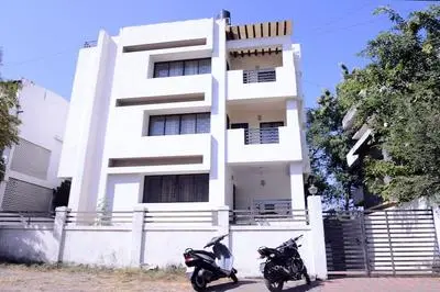 JK Rooms 146 Check Inn Service Apartment