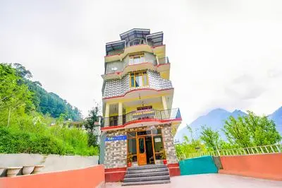 Fabhotel Brave Knight