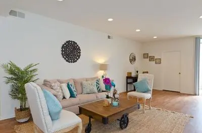 LA058 2 Bedroom Apartment By Senstay