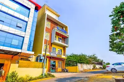 Fabhotel Lotus