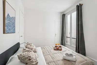 Bright 1BR Steps from Canal Saint-Martin