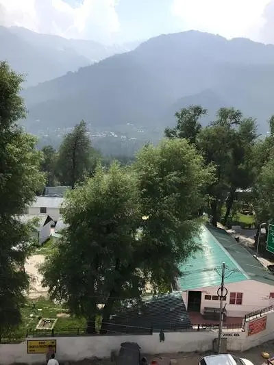 HOTEL EVERGREEN