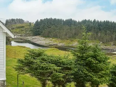 6 Person Holiday Home in Bakkasund