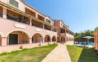 BELLA DE LUX  APTS