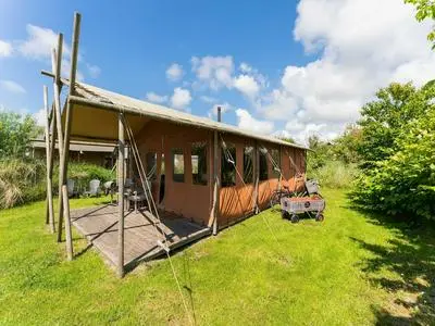 Unique, Comfortable Tent Houses on a Small Holiday Park a 5 Minute Walk From the sea