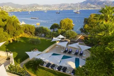 Farrys Boutique Hotel & Beach Club